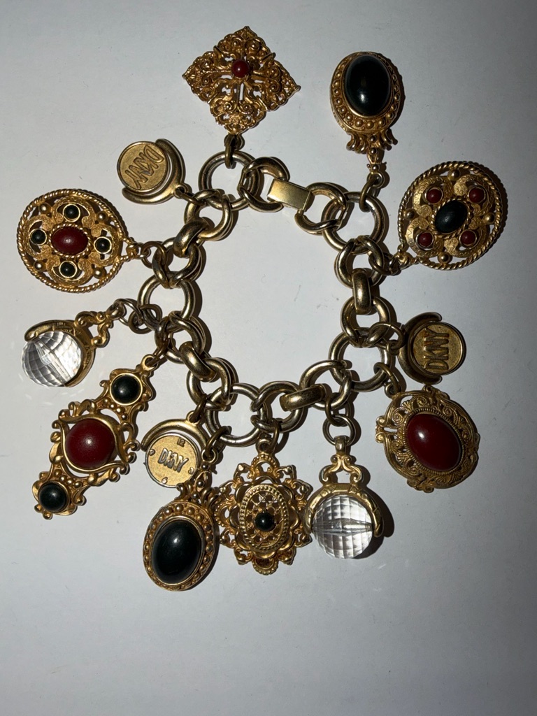Vintage Dkny Gold-Tone Rare Runway Chunky Logo Charm Bracelet 399$